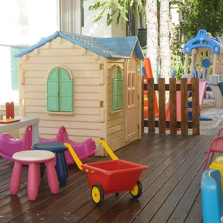 מלון Rosenblatt 3*